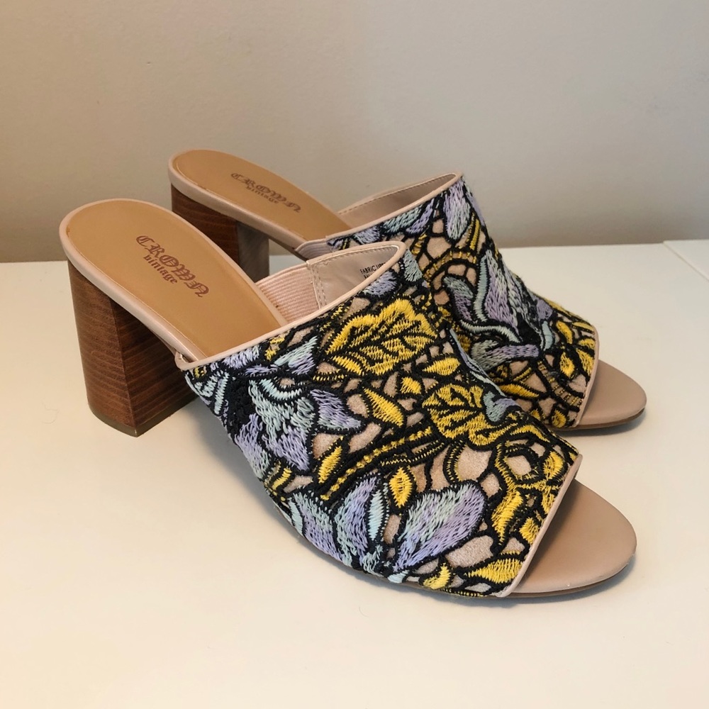 Floral Patterned Mule Heel